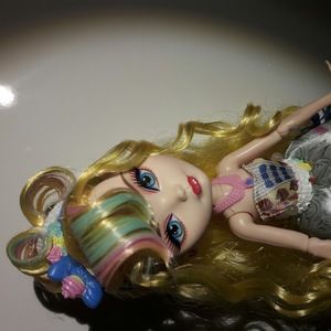 Meet your Posher, Blondie locks